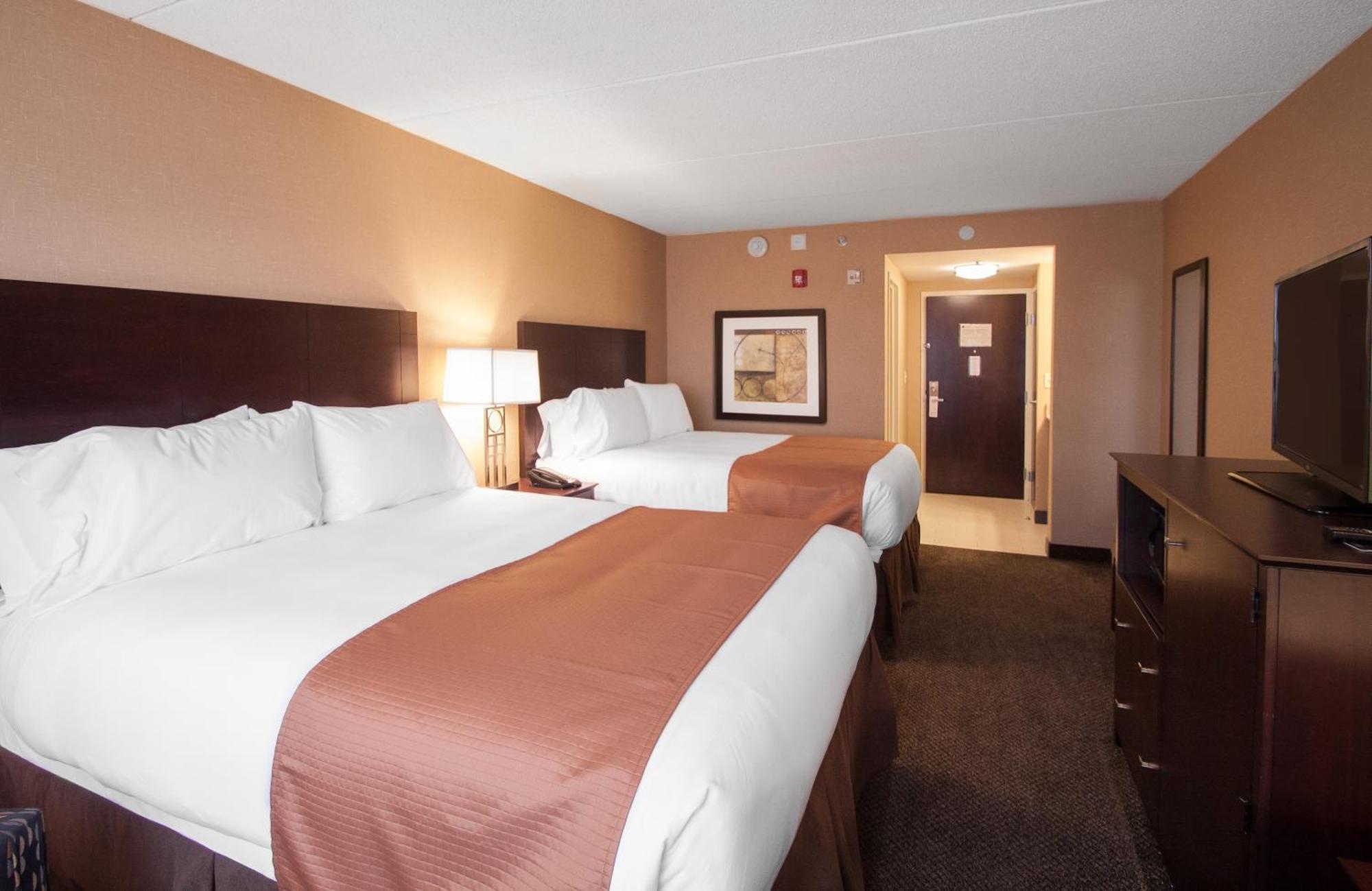 Comfort Inn & Suites Wadsworth Экстерьер фото