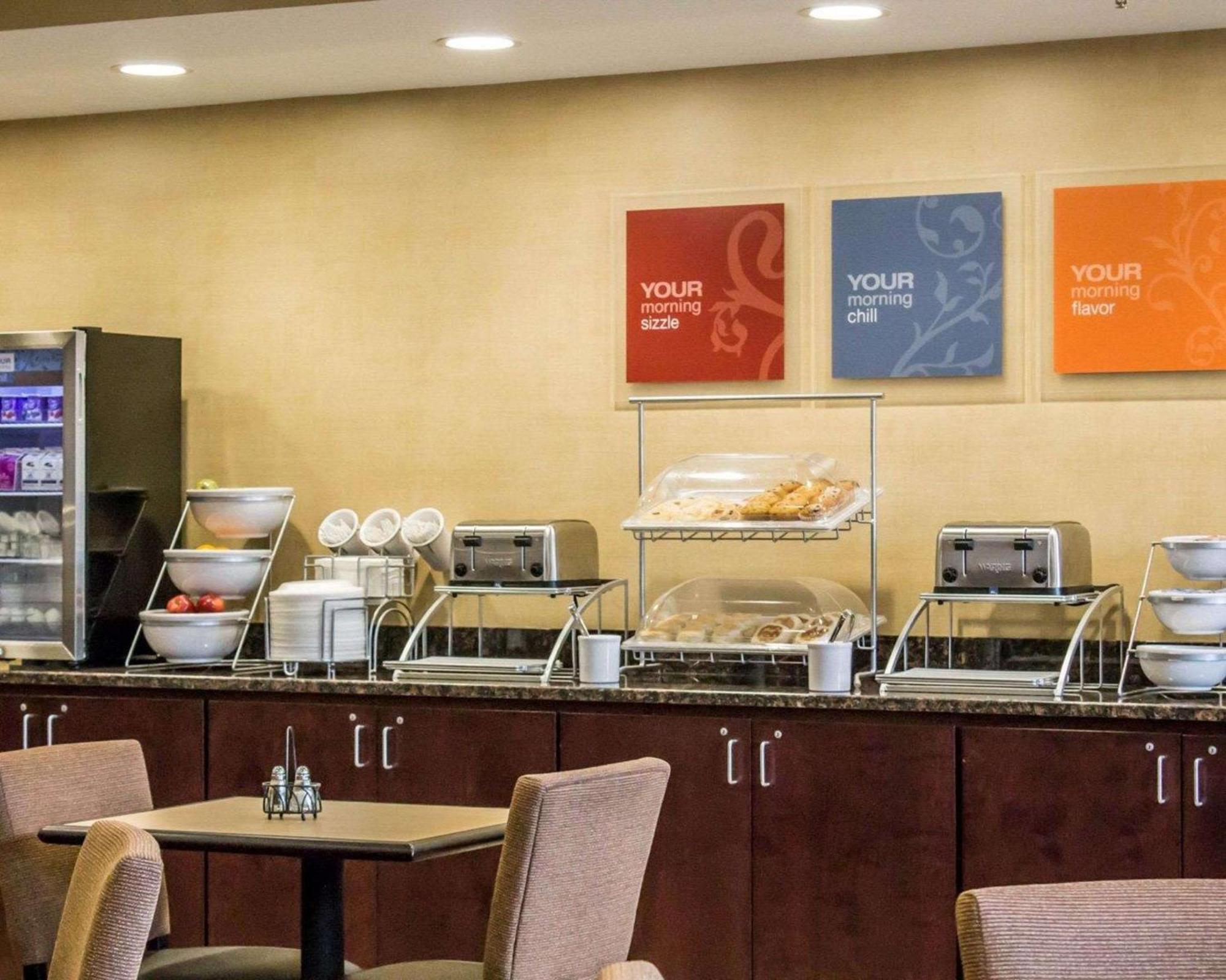 Comfort Inn & Suites Wadsworth Экстерьер фото