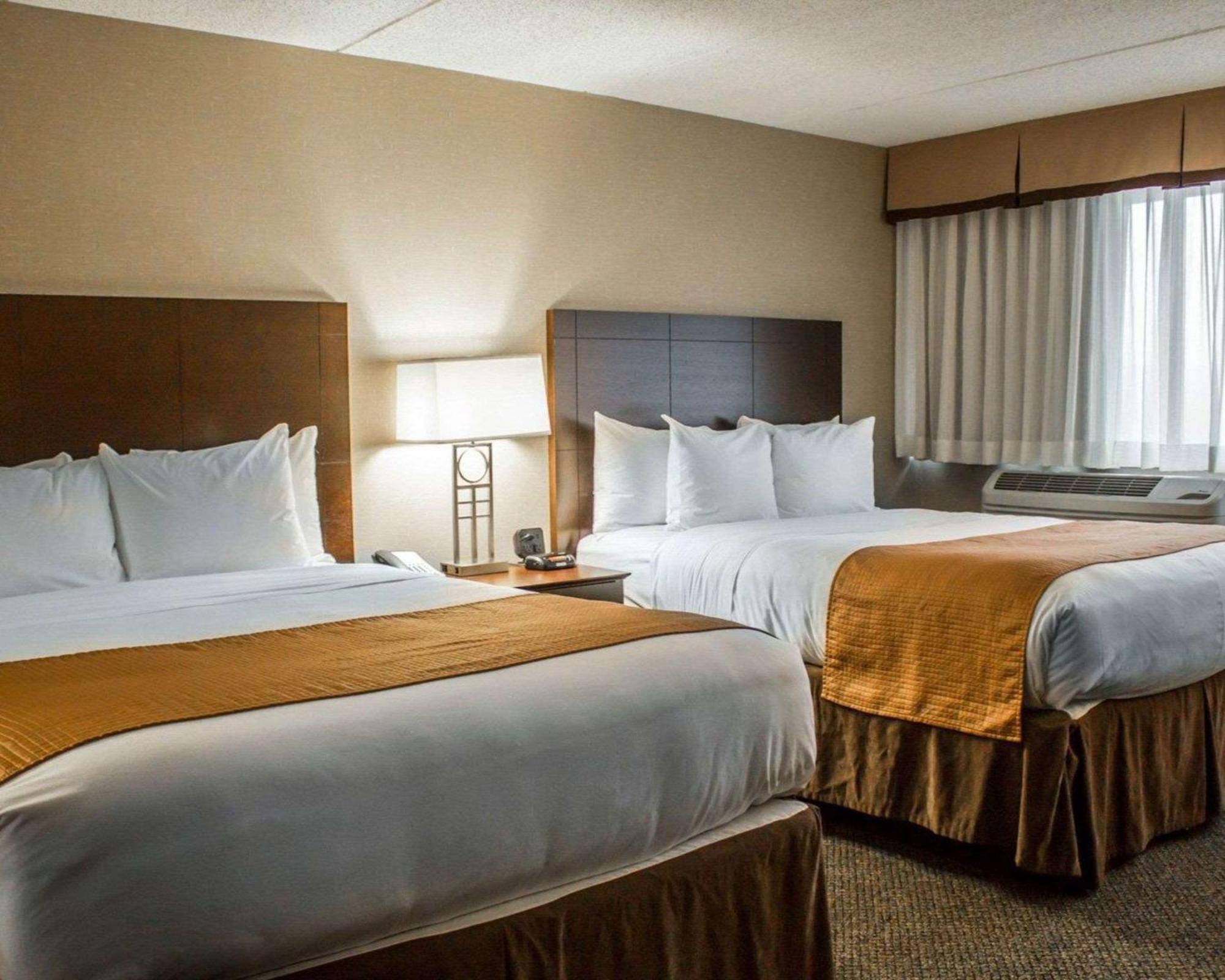 Comfort Inn & Suites Wadsworth Экстерьер фото